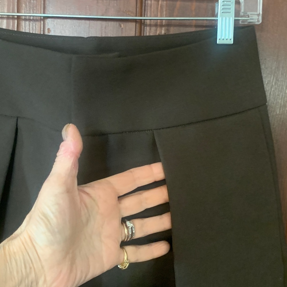 NWOT ZARA BARREL LEG BALLOON LEG PANTS WITH PLEATED DETAIL - Picture 4 of 10
